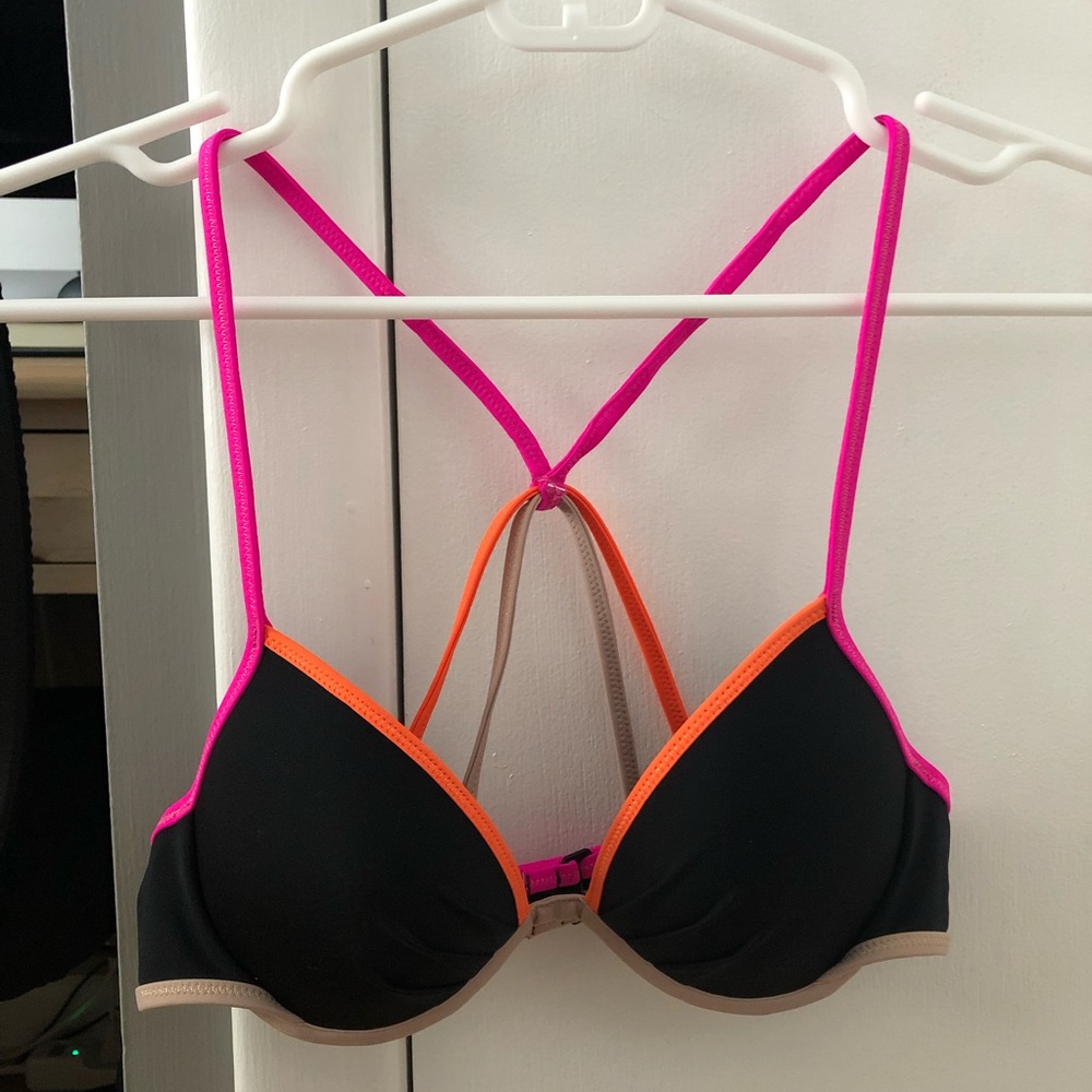 NWOT Victoria’s Secret Strappy Bikini Top (32A/B)